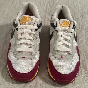 Women’s Nike Air Max Size 6.5